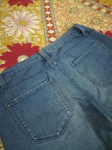 It's FOREVER 21 denim Jeans For Women