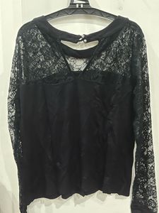 Chic Black Lace Sleeve Top