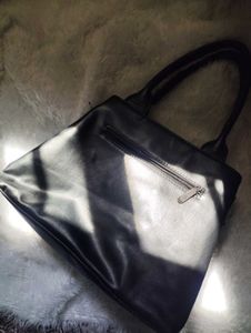 Chic Quilted Black Handbag