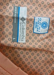 Columbia sport t shirt