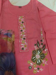Embroidered Pink Kurti Set
