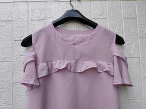 New with tag Chic Ruffled Cold Shoulder Top