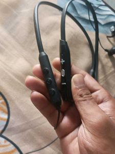 2 Neckbands