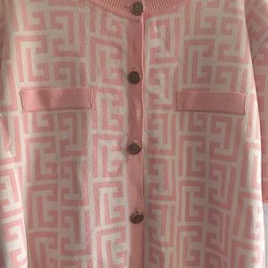 Chic Pink &amp; White Patterned top