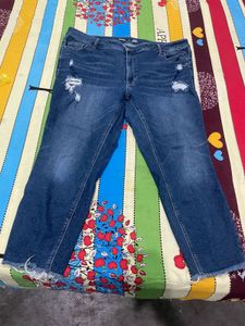 Trendy Ripped Cropped Jeans length 36