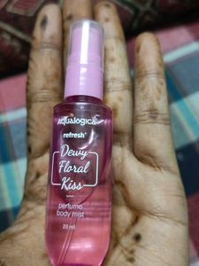 Aqualogica Dewy Floral Kiss