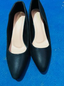 black comfy heels unused fixed price