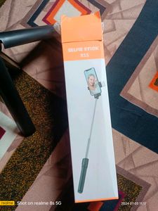 Tripod + Selfie Stick "Brand New"