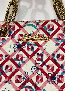 Chic Floral Handbag with Chain Straps