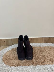 Cozy Black Suede Boots