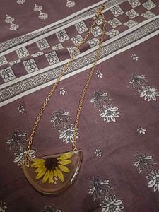Resin Sunflower Pendant Necklace