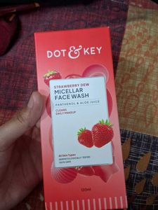 Dot &amp; Key Strawberry Dew Micellar Face Wash
