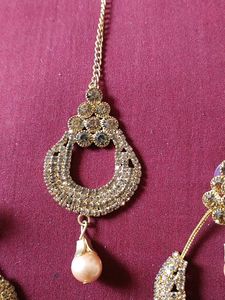 Elegant Pearl &amp; Crystal Hoop Earrings n mang tika