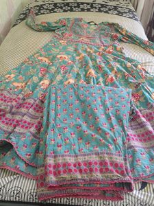 Beautiful Teal Kurta Set with Floral Print