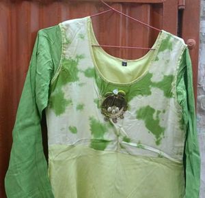 Stylish Green Kurti with leggings💚💚