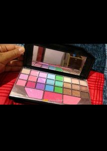 Combo Offer Just Herbs Eyeshadow Palette , T. Y. A
