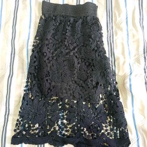black skirt