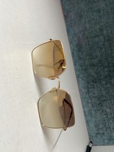 Stylish Geometric Frame Sunglasses