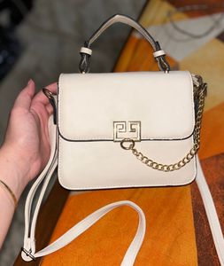 Off White Sling Bag 💼