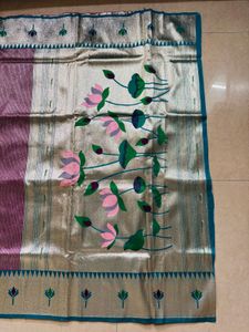 Lotus muniya border paithani Saree