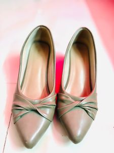 Stylish Pointed Toe Knot Heels