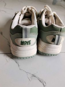 Trendy Colorblocked Sneakers for Women