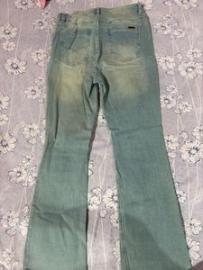 bootcut yellow fade blue  Jeans