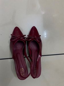 Chic Slingback Flats with Bow Accent