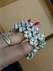 Pearl & Crystal Floral Bracelet