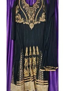 Elegant Black &amp; Gold Embroidered Kurta Set