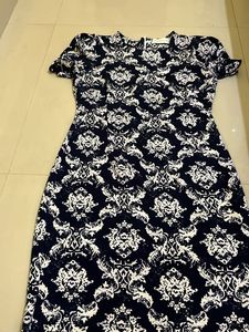Chic Navy & White Patterned Dress