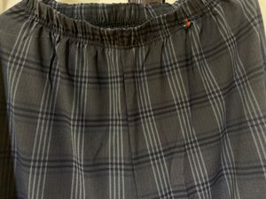 Stretchable Greyish Black Chequered Pyjama