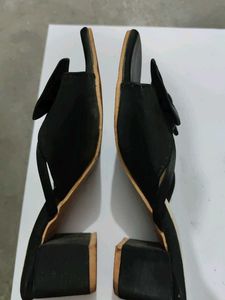 Chic Black Bow Slide Heels