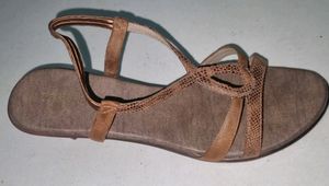 Women Metro Sandals