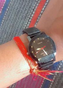 Classic Black Quartz Wristwatch