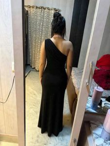 Elegant Black One-Shoulder Gown🦋🎀