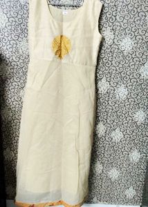 Elegant Off white colour Kurti with Shrug