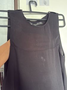 Chic Black Sleeveless Top
