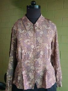 New Vintage Floral Print Button-Up