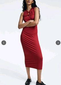 Chic Red Sleeveless Midi Dress