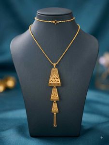Elegant Gold Pendant Necklace