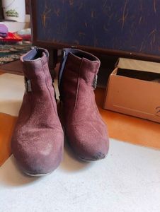 Suede Ankle Boots 👢