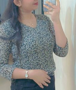Floral Print V-Neck top