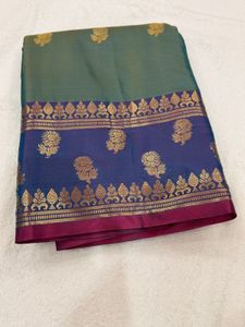 silk saree with zari weaves
