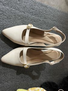 Elegant Cream Slingback Heels