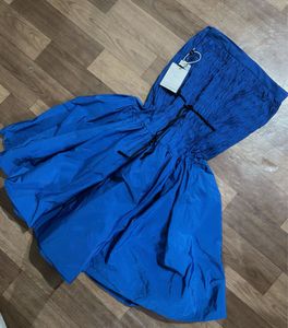 Stunning Blue Strapless skirt