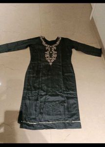 Elegant Emerald Green Embroidered Kurta