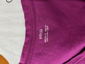 V-Neck Magenta T-Shirt