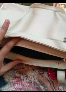 Chic Cream Tote Bag with Red Bow Accent