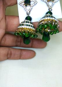 Smart Look Earrings  emerald green  Colour